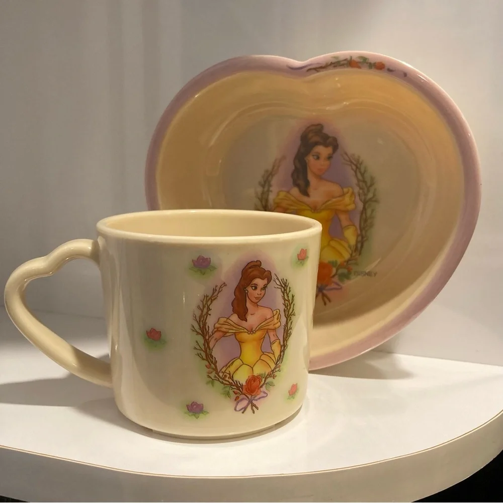 EUC Vintage Beauty & The Beast 3 pc set: bowl, cup, Belle figure, 1990's